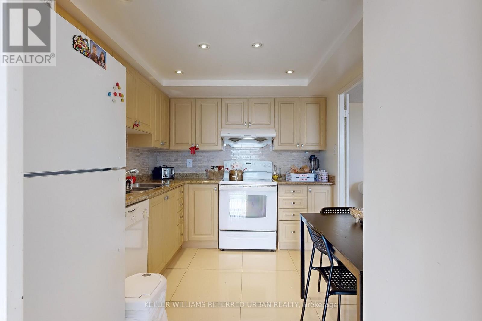 1007 - 30 Harding Boulevard W, Richmond Hill (North Richvale), Ontario  L4C 9M3 - Photo 21 - N12190529
