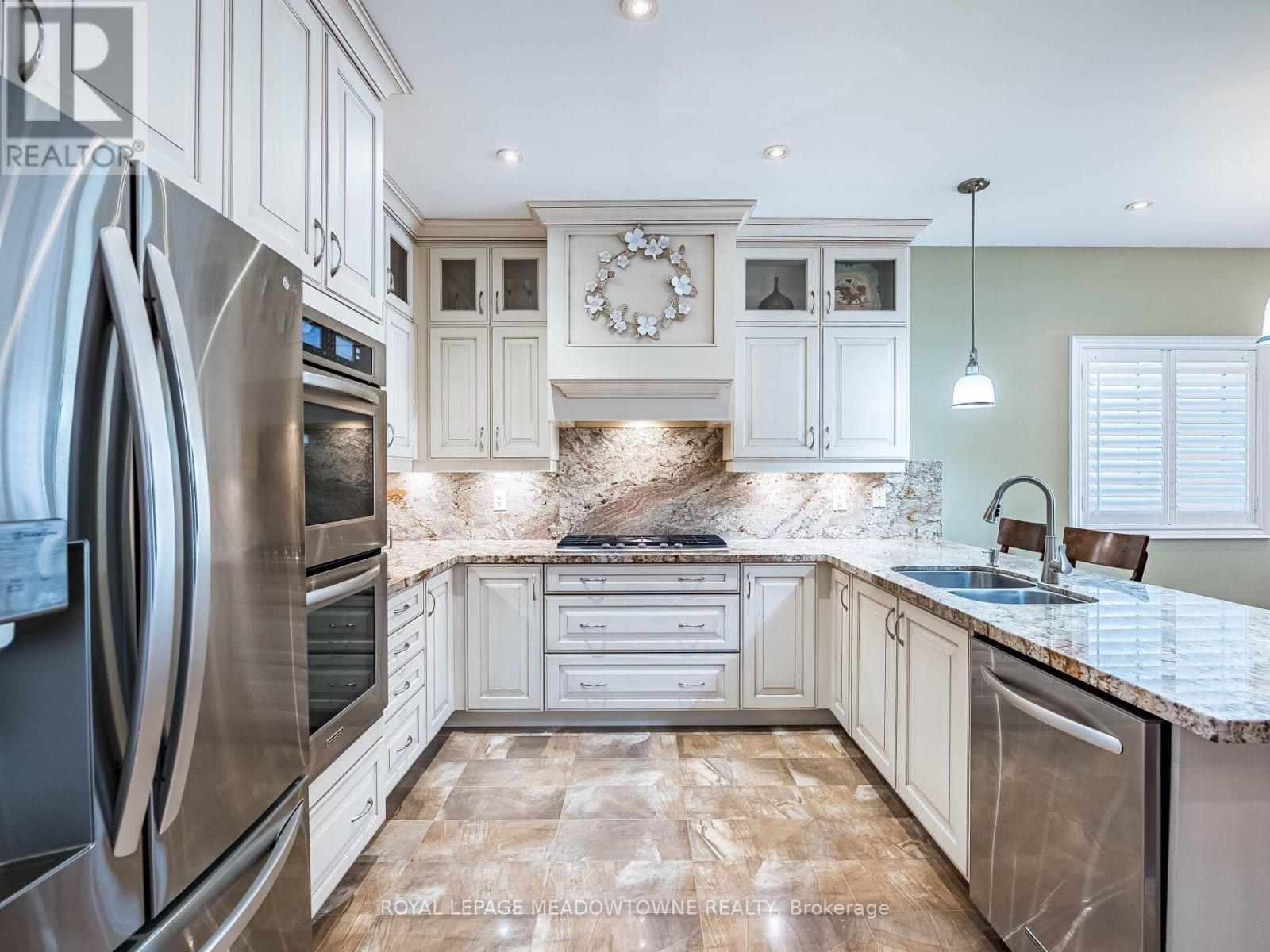 16 Isaiah Drive, Vaughan (Vellore Village), Ontario  L4H 0C3 - Photo 13 - N12190545