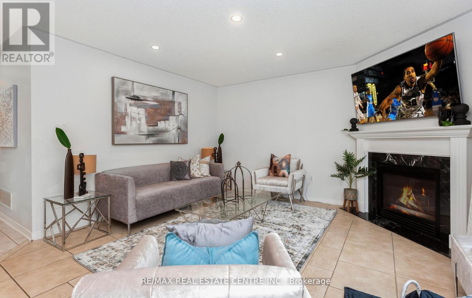 1731 Riverbrook Crescent, Mississauga, Ontario  L5M 6A1 - Photo 14 - W12190543