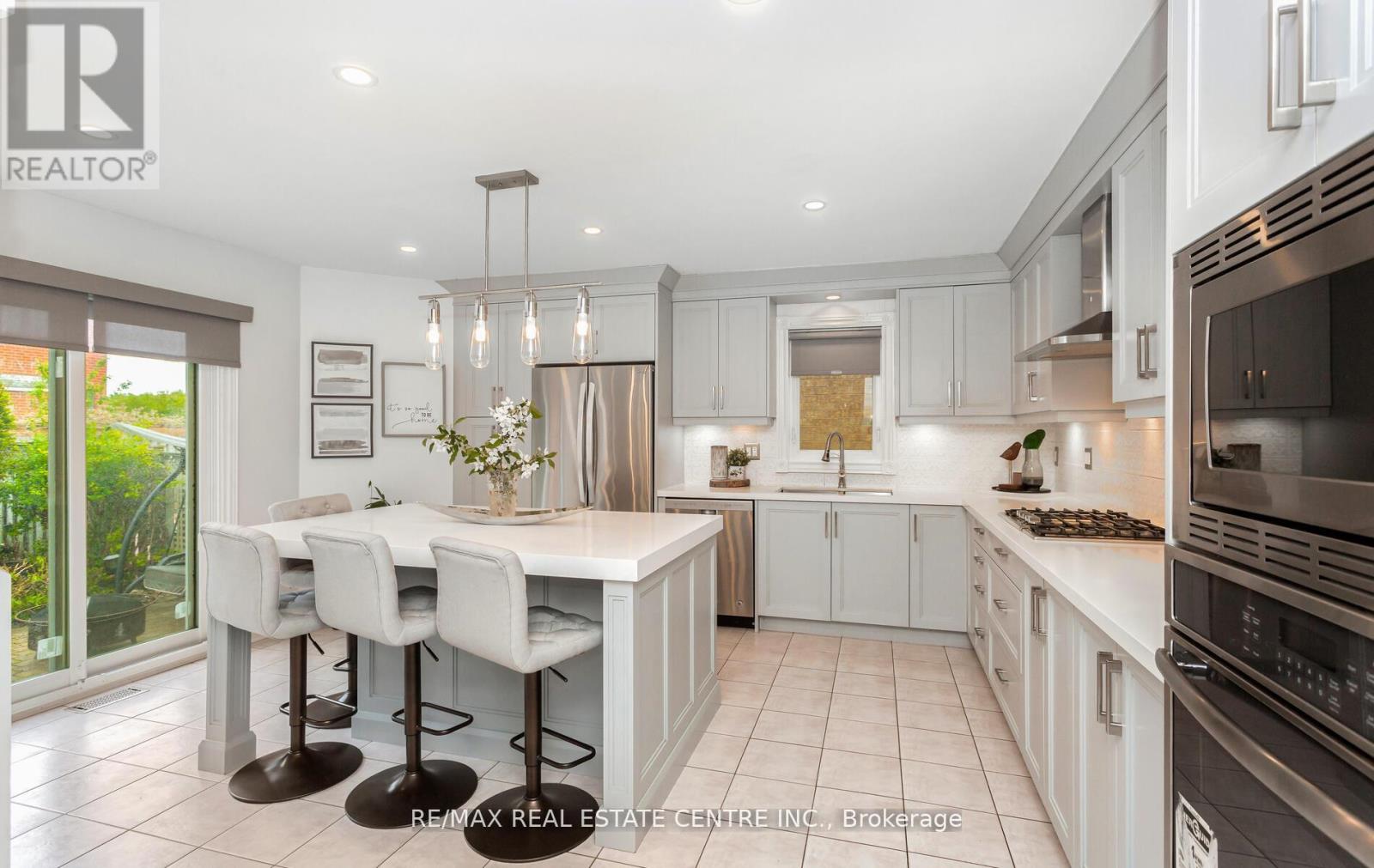 1731 Riverbrook Crescent, Mississauga, Ontario  L5M 6A1 - Photo 16 - W12190543