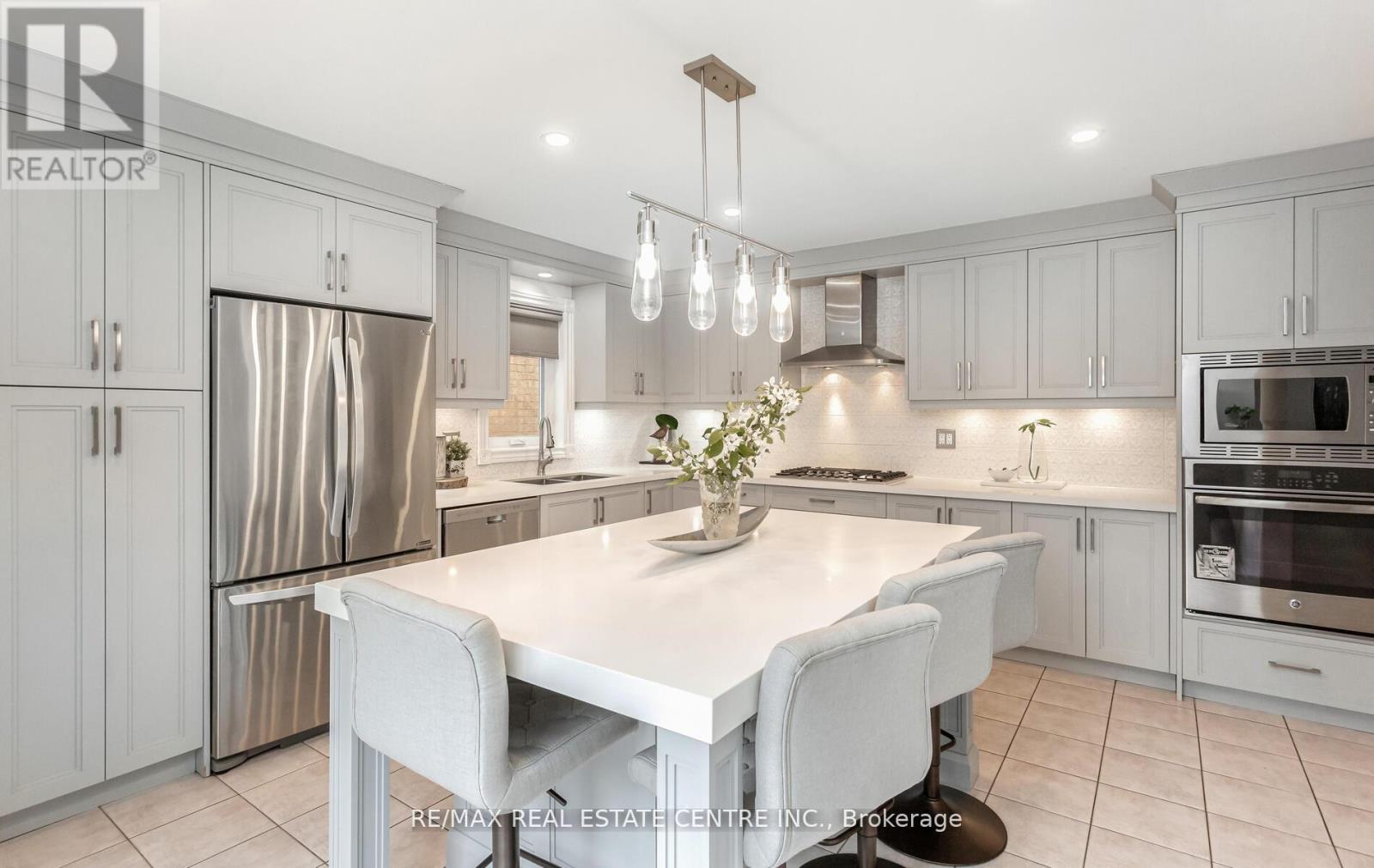 1731 Riverbrook Crescent, Mississauga, Ontario  L5M 6A1 - Photo 19 - W12190543