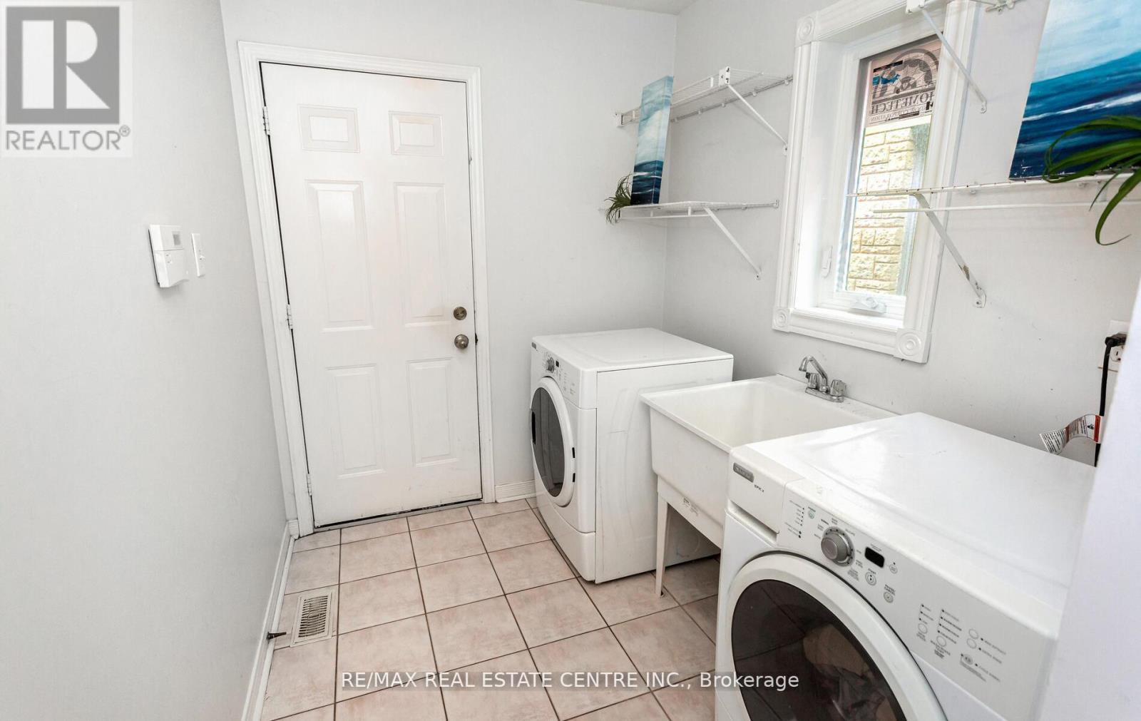 1731 Riverbrook Crescent, Mississauga, Ontario  L5M 6A1 - Photo 21 - W12190543