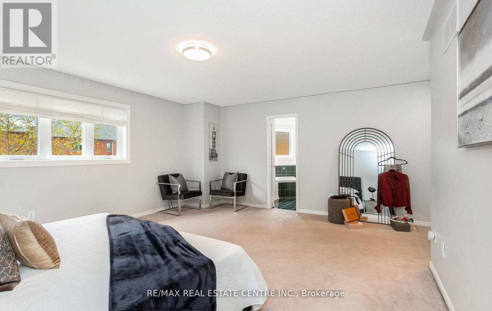 1731 Riverbrook Crescent, Mississauga, Ontario  L5M 6A1 - Photo 25 - W12190543