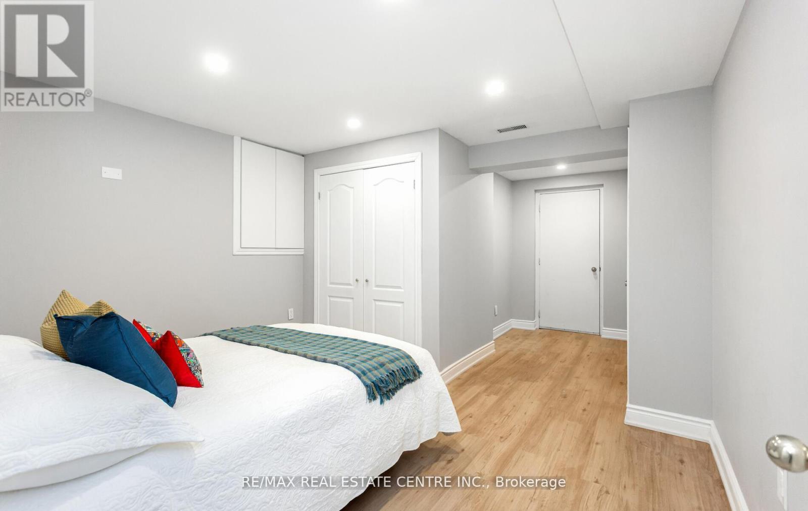 1731 Riverbrook Crescent, Mississauga, Ontario  L5M 6A1 - Photo 44 - W12190543