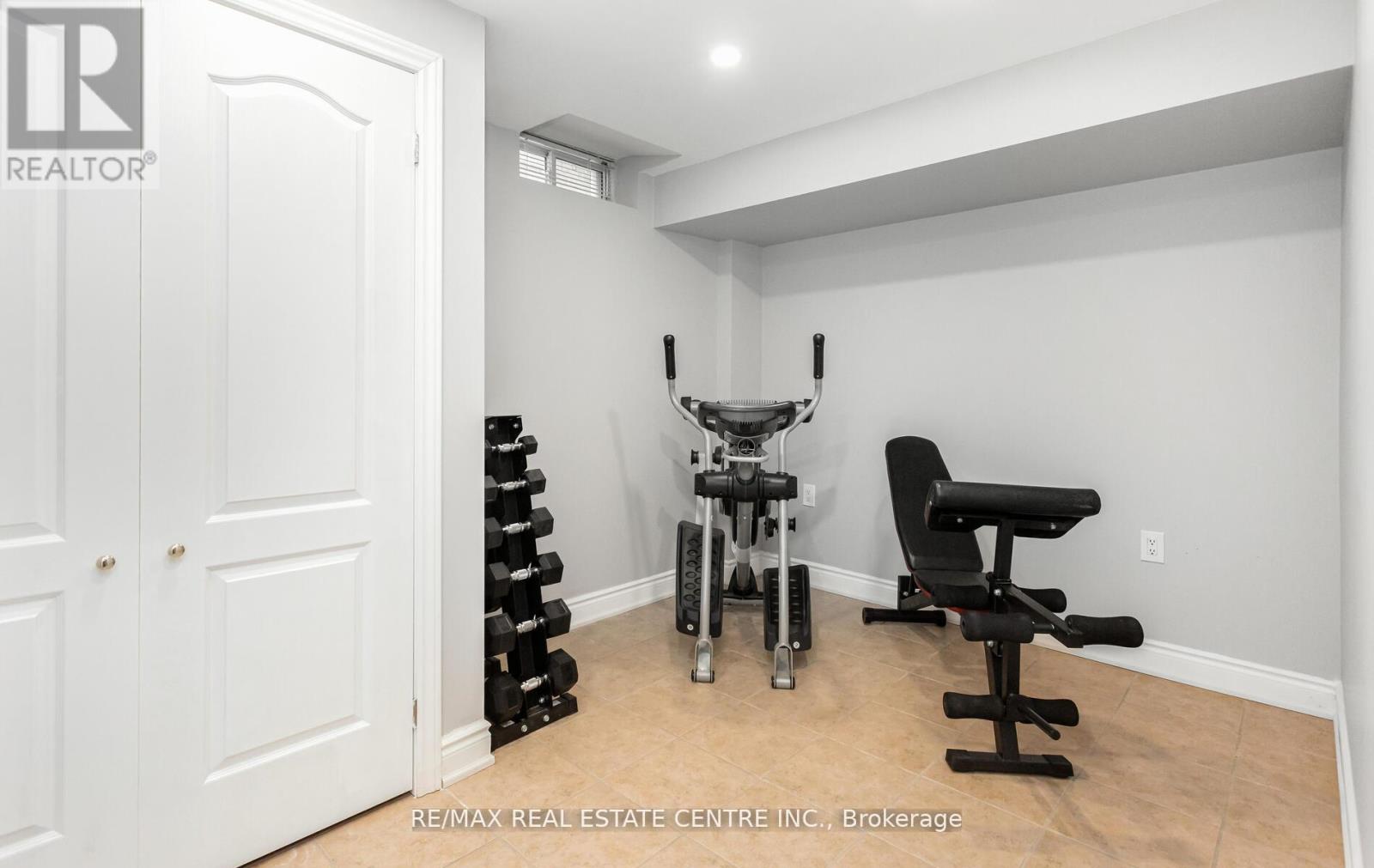 1731 Riverbrook Crescent, Mississauga, Ontario  L5M 6A1 - Photo 45 - W12190543
