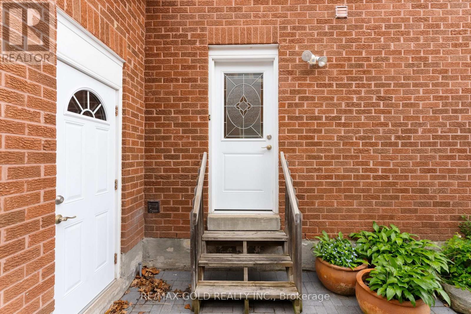 58 Hall Crescent, Brampton, Ontario  L6X 3J5 - Photo 32 - W12190034