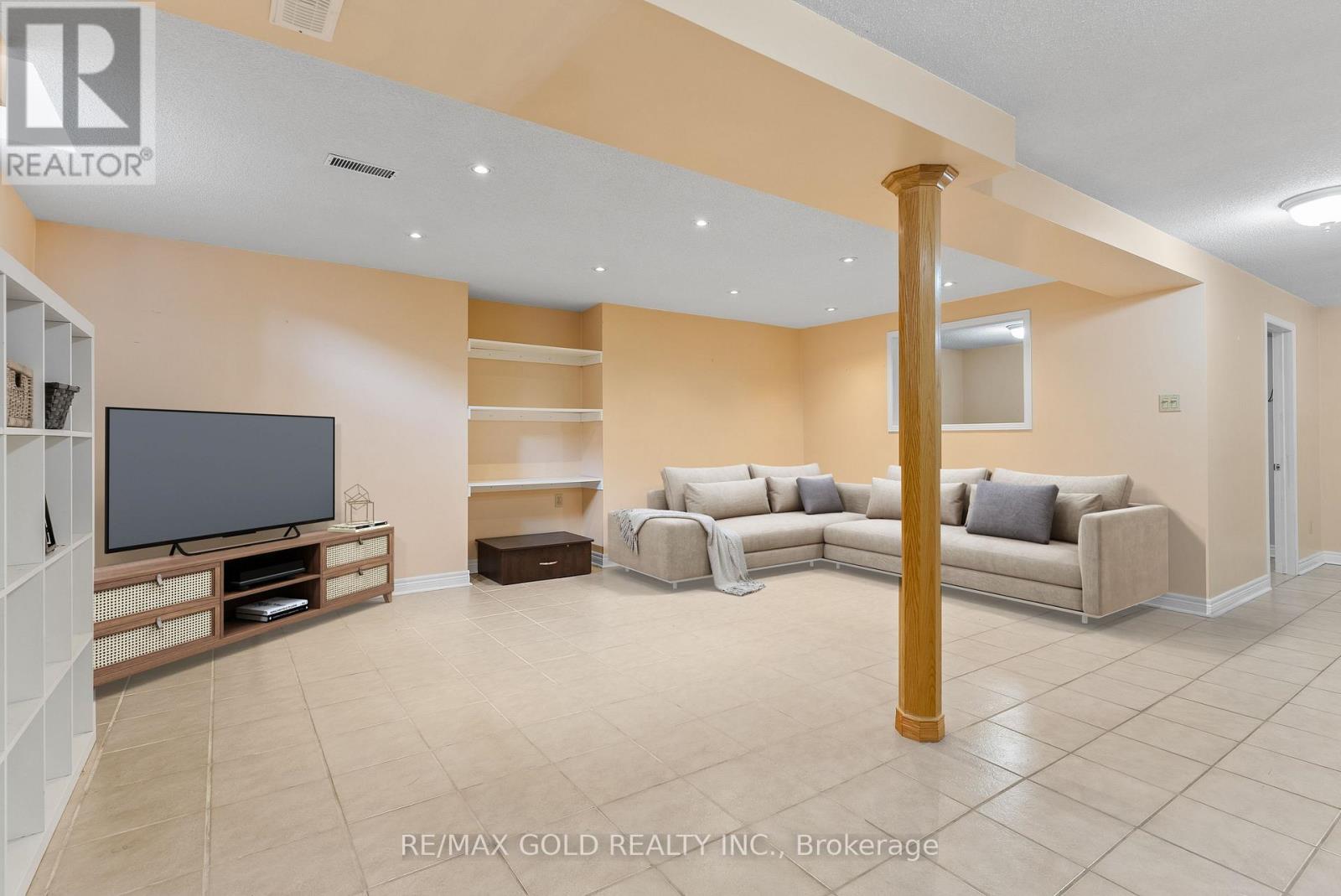 58 Hall Crescent, Brampton, Ontario  L6X 3J5 - Photo 37 - W12190034