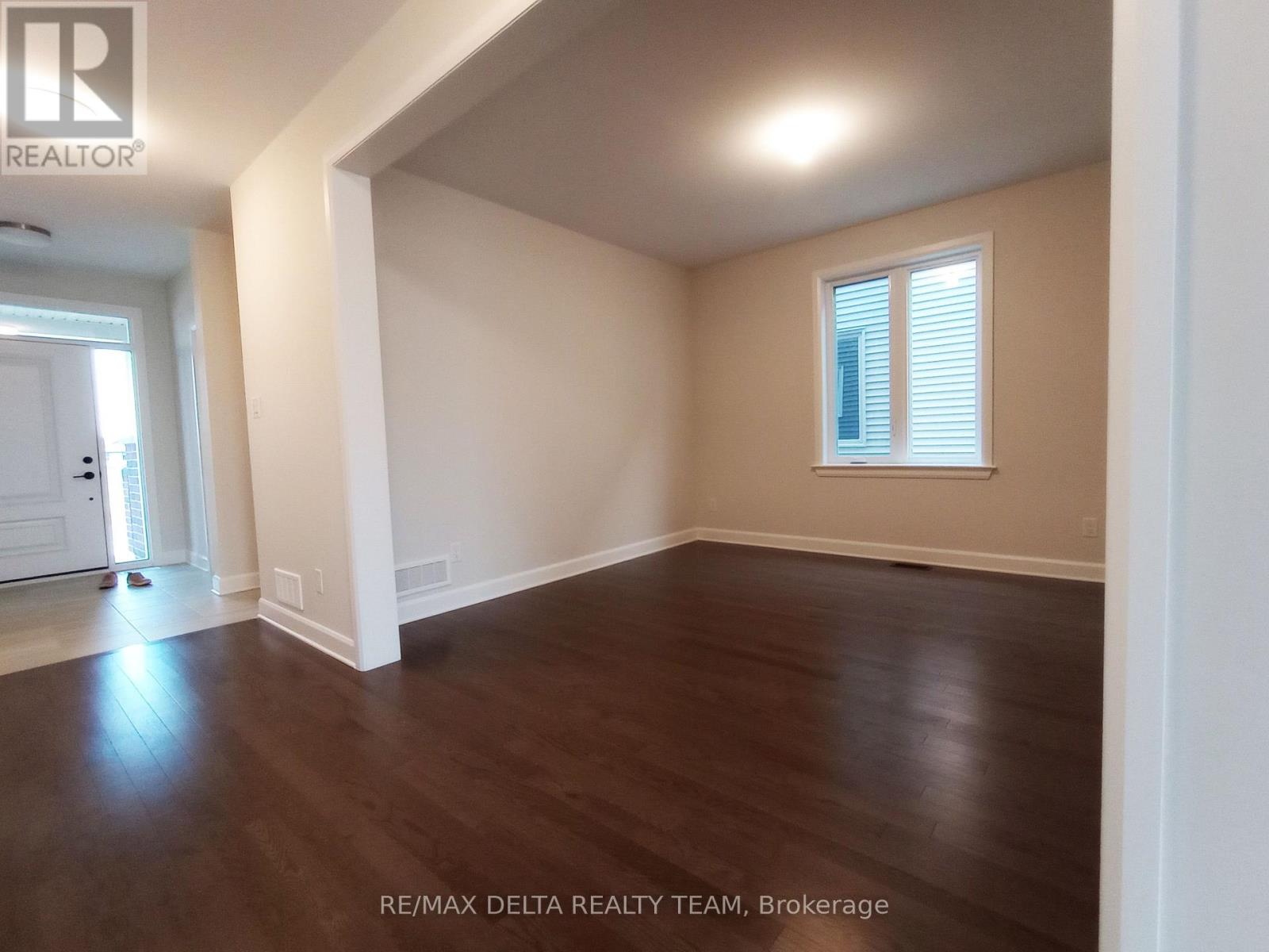 801 Gamble Drive, Russell, Ontario  K4R 0G6 - Photo 5 - X12176809