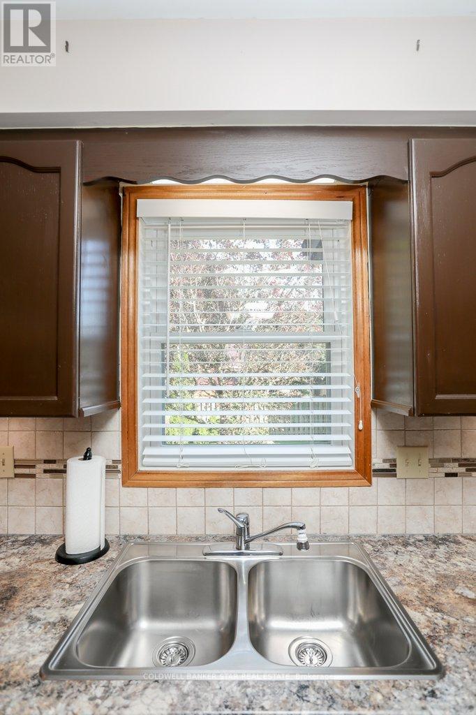 31 Sinclair Crescent, Aylmer, Ontario  N5H 3B7 - Photo 11 - X12190556