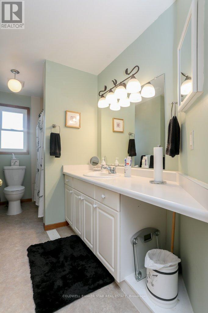 31 Sinclair Crescent, Aylmer, Ontario  N5H 3B7 - Photo 20 - X12190556