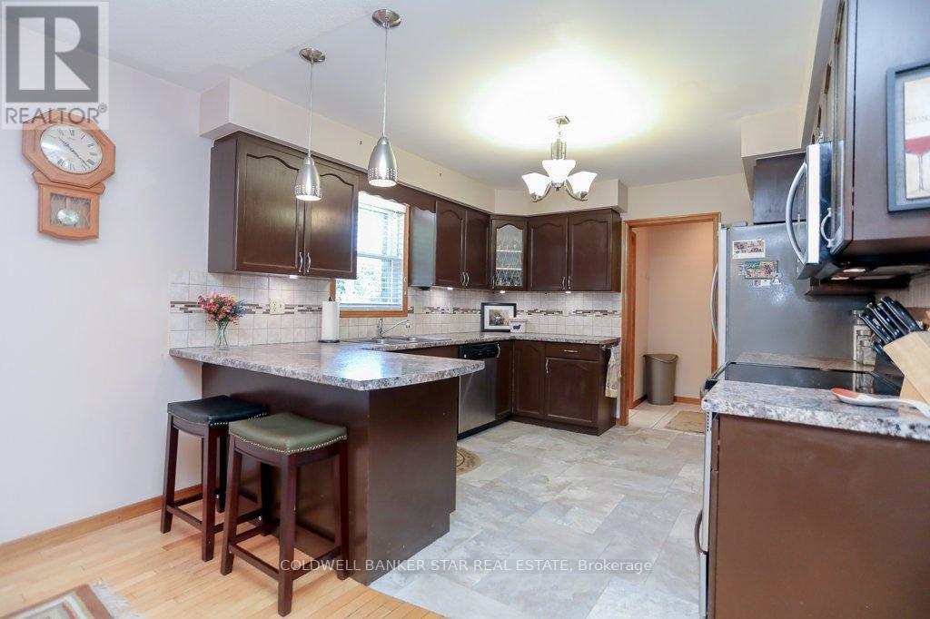 31 Sinclair Crescent, Aylmer, Ontario  N5H 3B7 - Photo 7 - X12190556