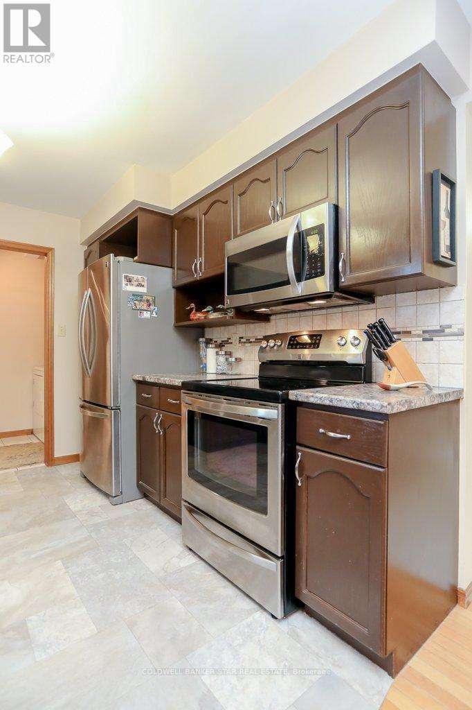 31 Sinclair Crescent, Aylmer, Ontario  N5H 3B7 - Photo 9 - X12190556