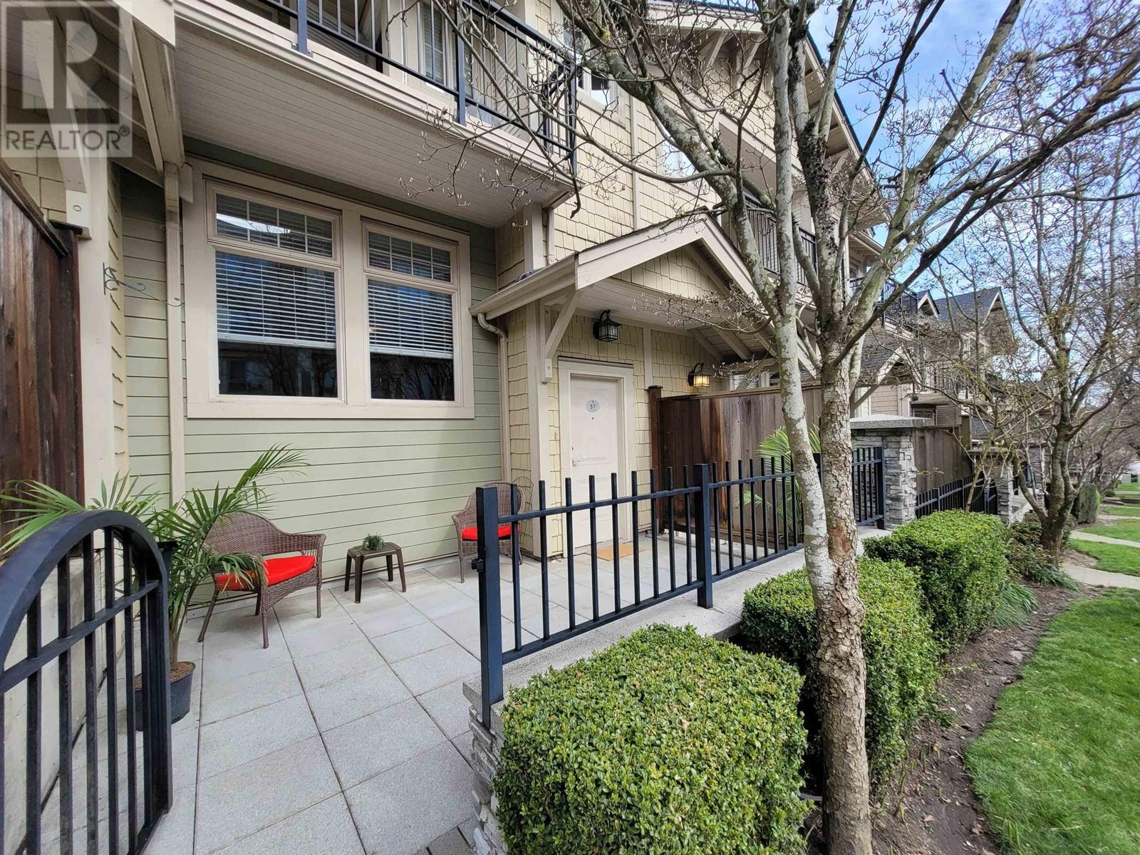 57 245 Francis Way, New Westminster, British Columbia  V3L 0A7 - Photo 2 - R3009897