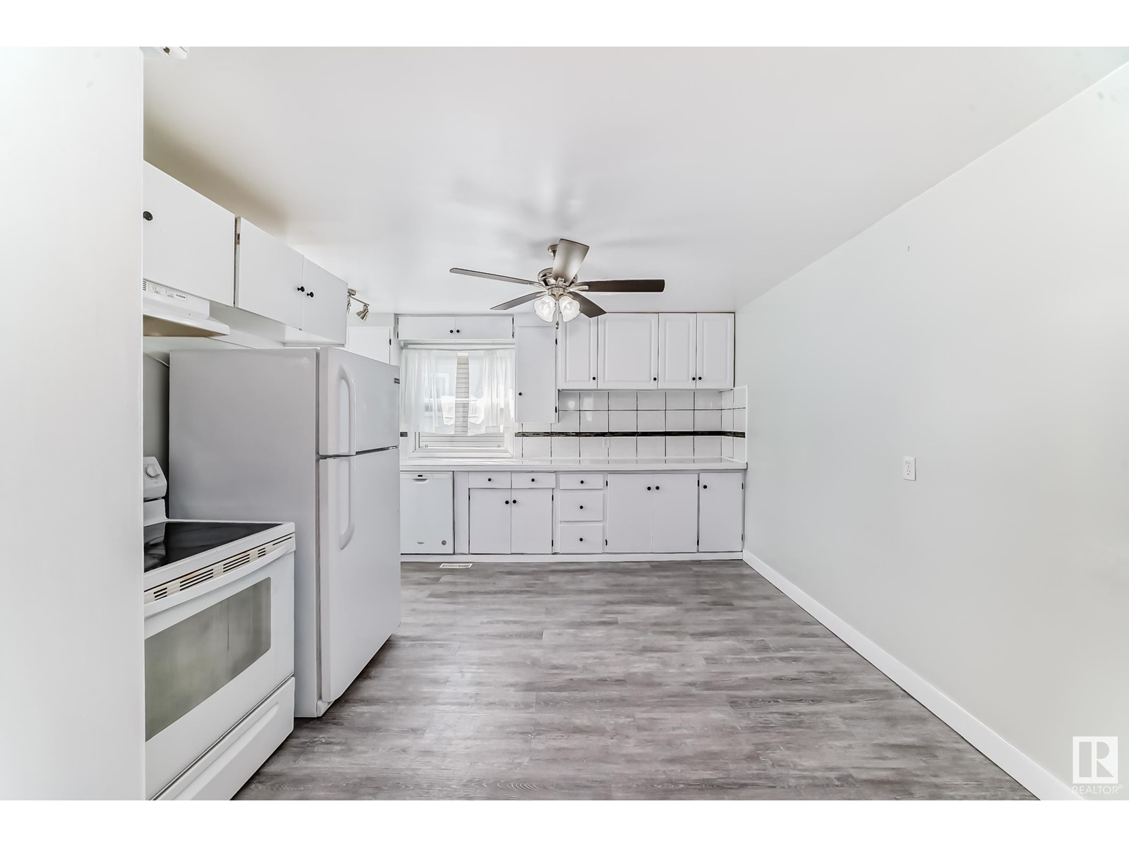 Property at 11825 42 ST NW image 1