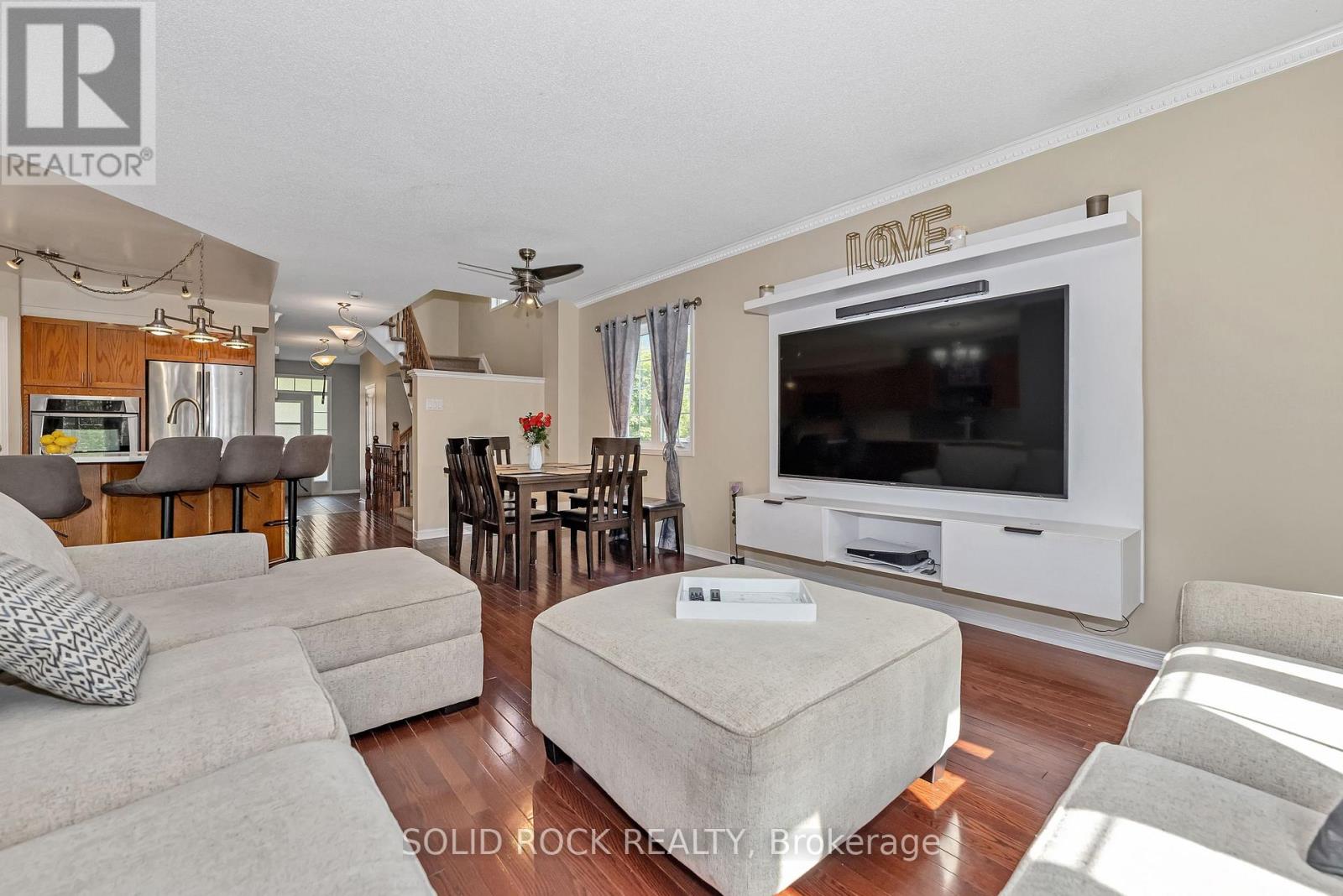 162 Stedman Street, Ottawa, Ontario  K1T 0B5 - Photo 11 - X12190614