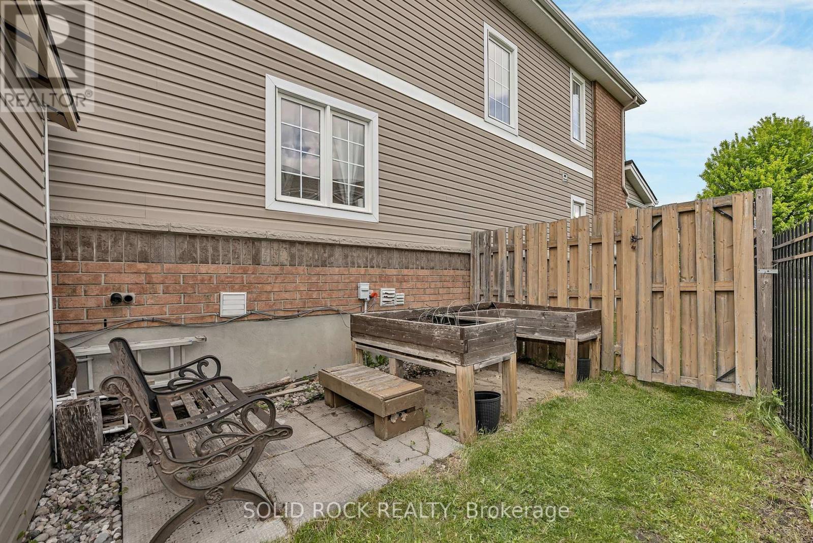 162 Stedman Street, Ottawa, Ontario  K1T 0B5 - Photo 28 - X12190614