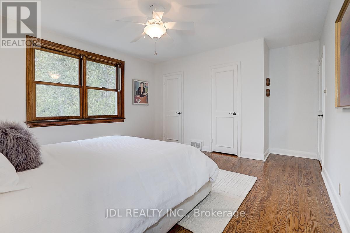 54 Plymbridge Road, Toronto, Ontario  M2P 1A3 - Photo 41 - C12129264