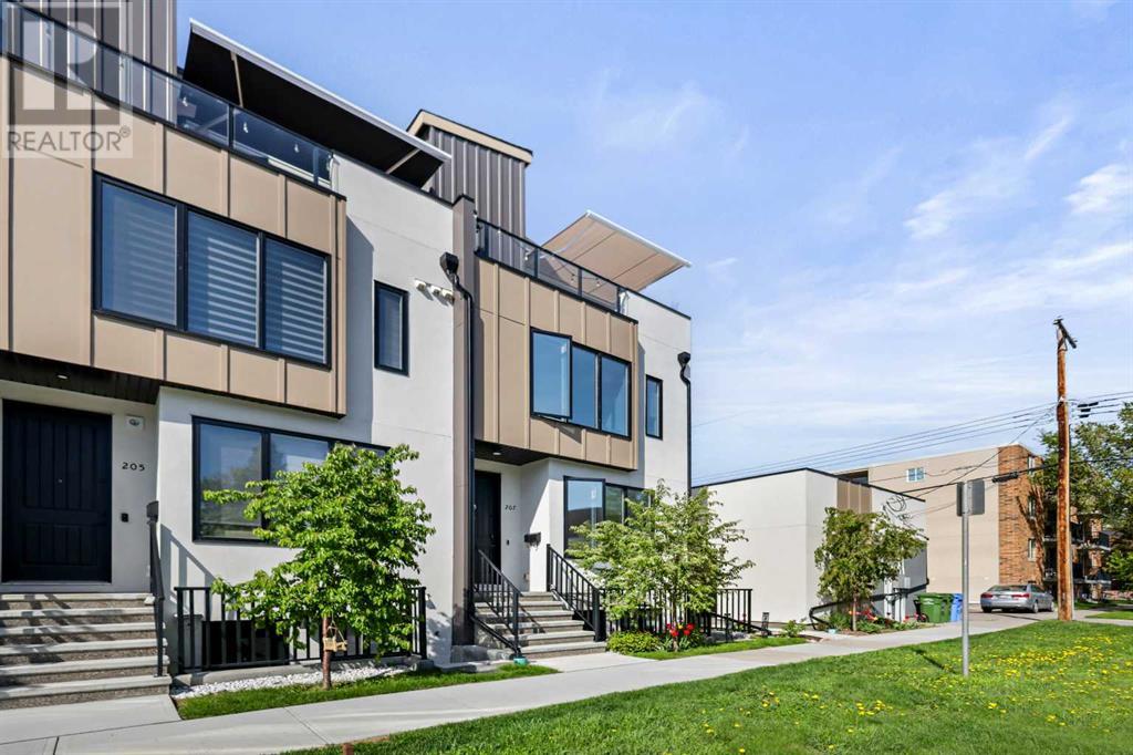 Property at 207 6 Street NW image 3