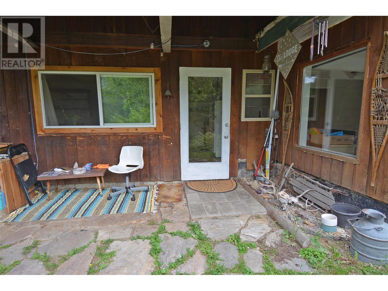 2022 Creek Street, Nelson, BC V1L1M7