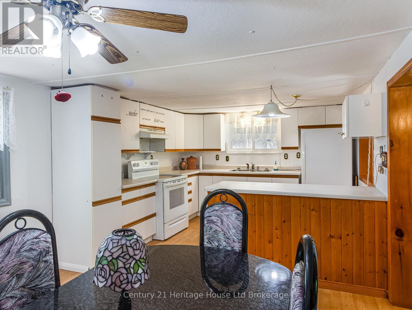 21 Tropicana - 596101 59 Highway, East Zorra-Tavistock, Ontario  N4S 7W1 - Photo 8 - X12190618