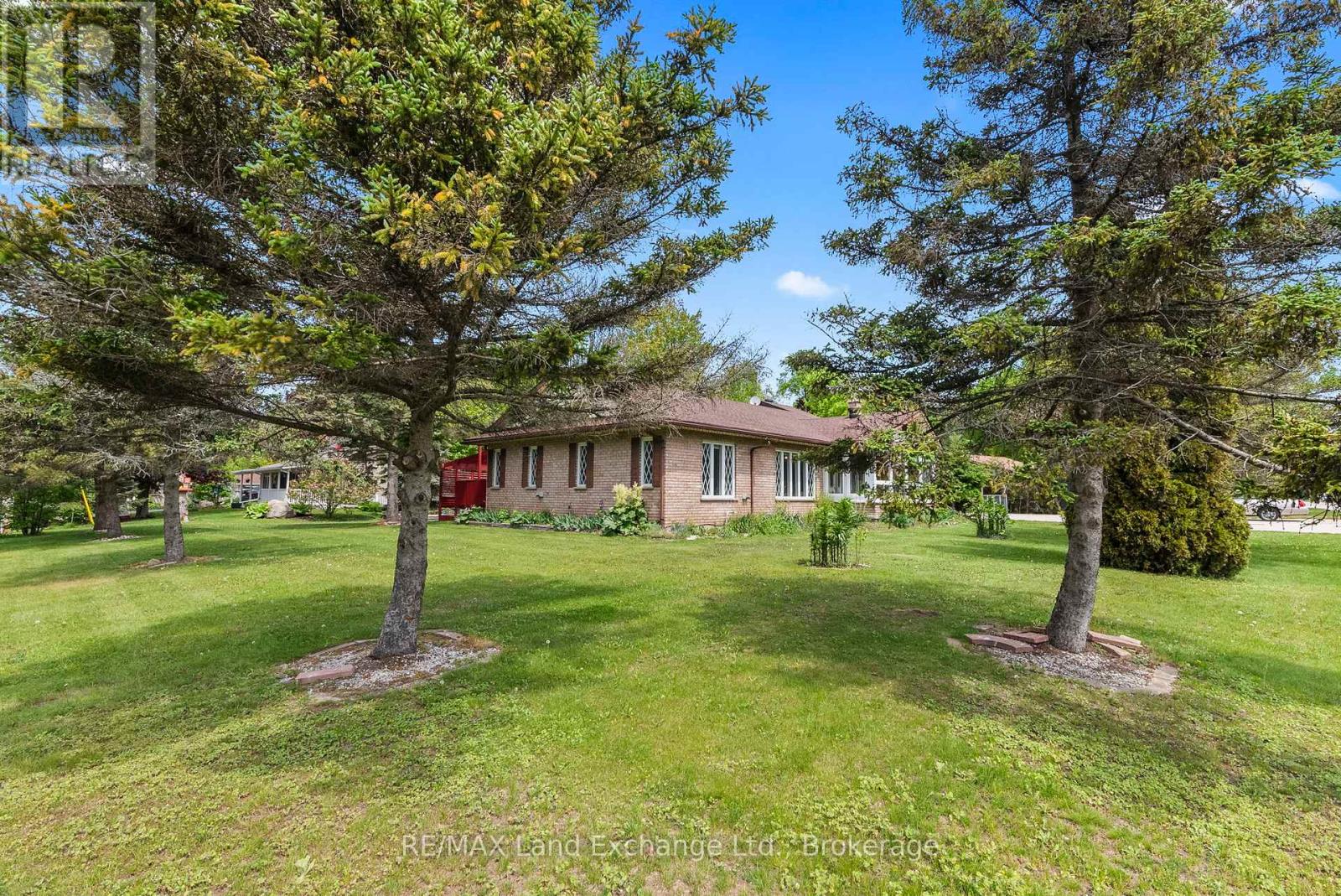 401 Winnebago Road, Huron-Kinloss, Ontario  N2Z 2X3 - Photo 39 - X12190623