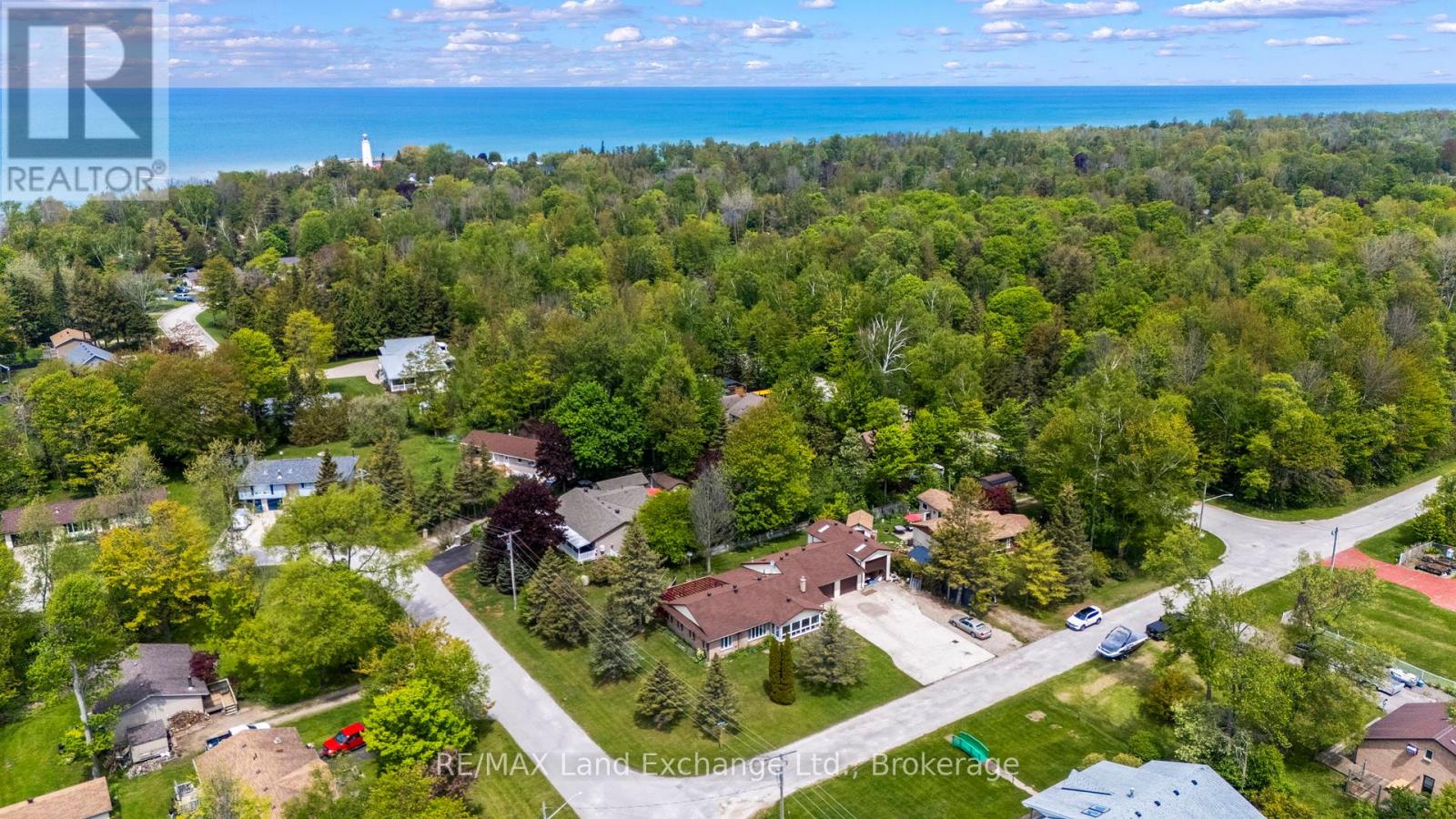 401 Winnebago Road, Huron-Kinloss, Ontario  N2Z 2X3 - Photo 40 - X12190623