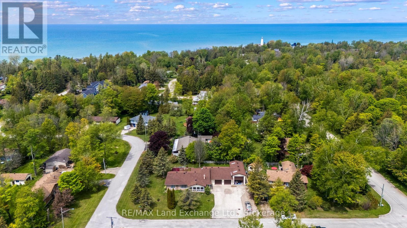 401 Winnebago Road, Huron-Kinloss, Ontario  N2Z 2X3 - Photo 41 - X12190623