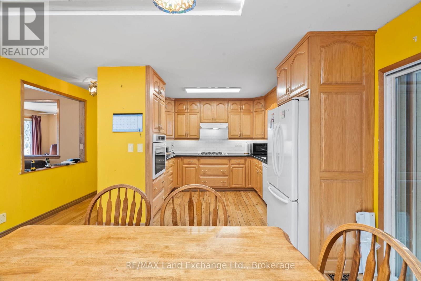 401 Winnebago Road, Huron-Kinloss, Ontario  N2Z 2X3 - Photo 6 - X12190623