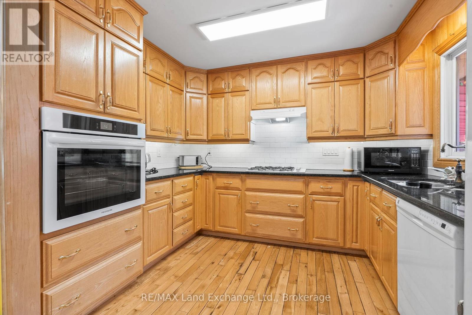 401 Winnebago Road, Huron-Kinloss, Ontario  N2Z 2X3 - Photo 7 - X12190623