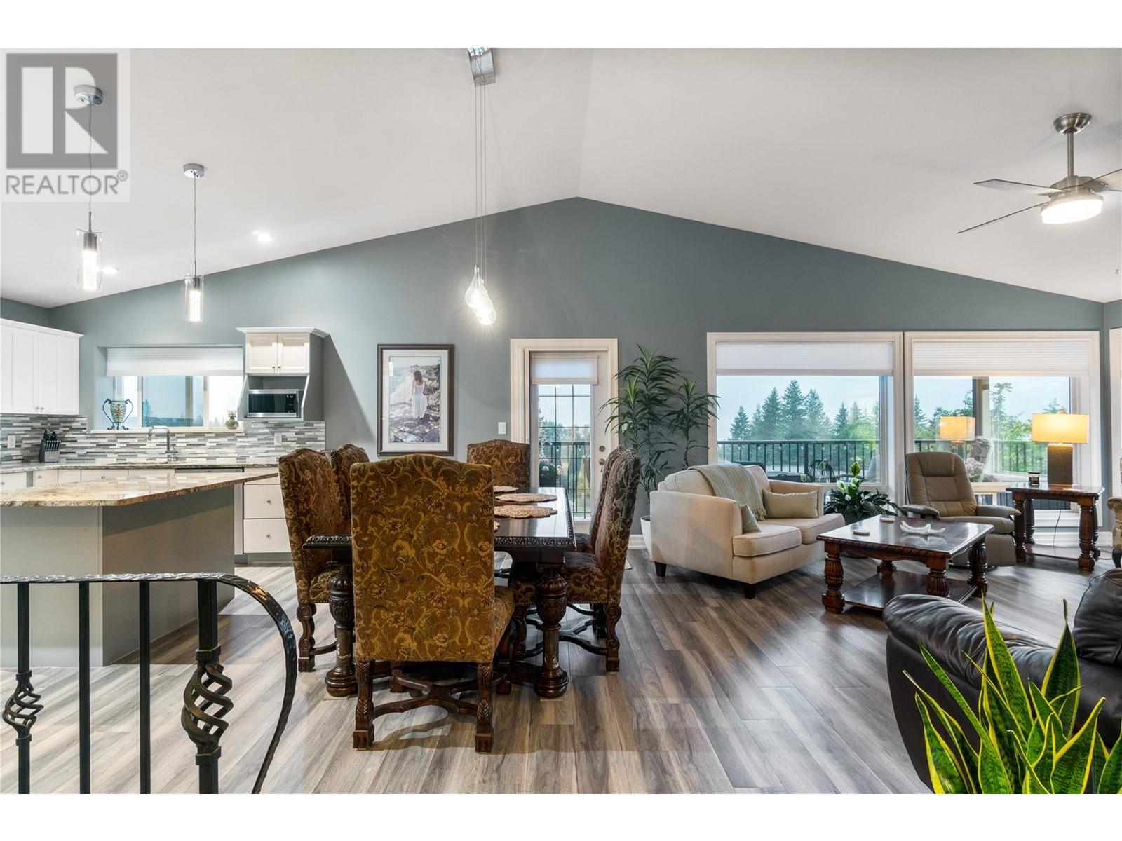 1040 14 Avenue SE Salmon Arm, BC V1E2R6_29