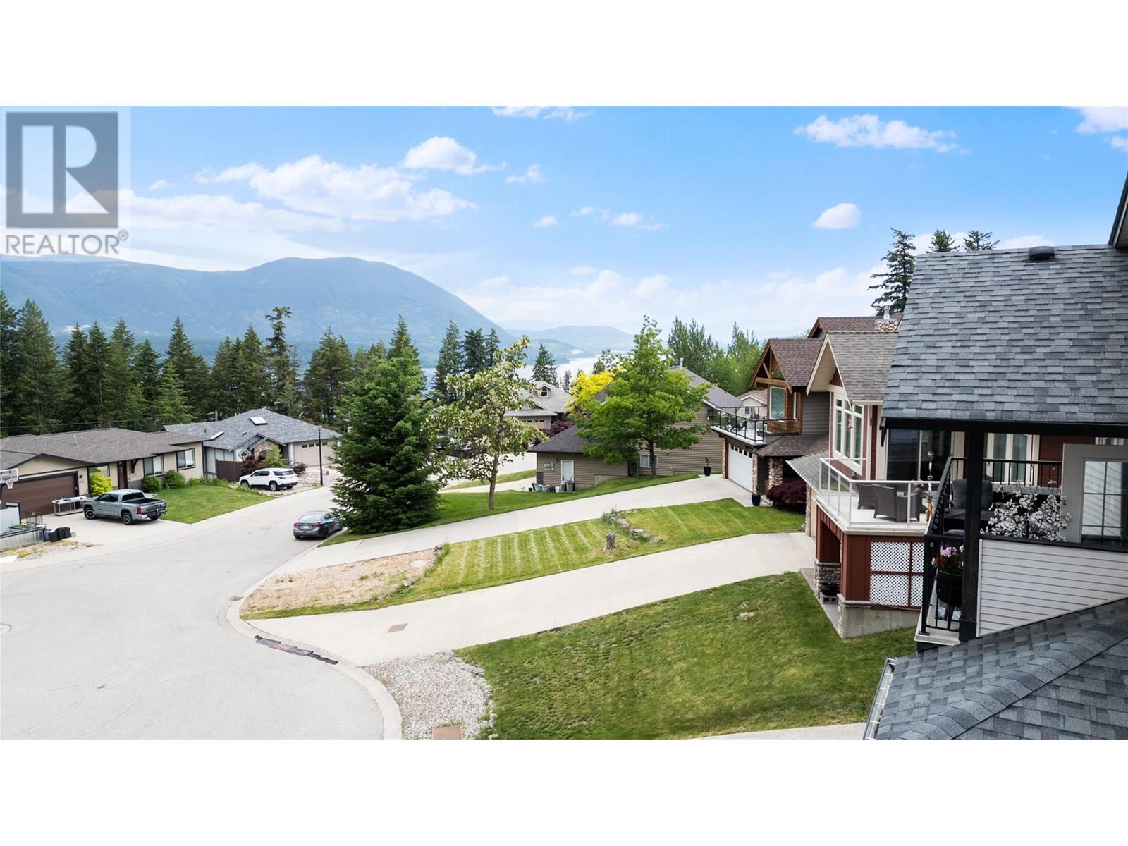 1040 14 Avenue SE Salmon Arm, BC V1E2R6_3