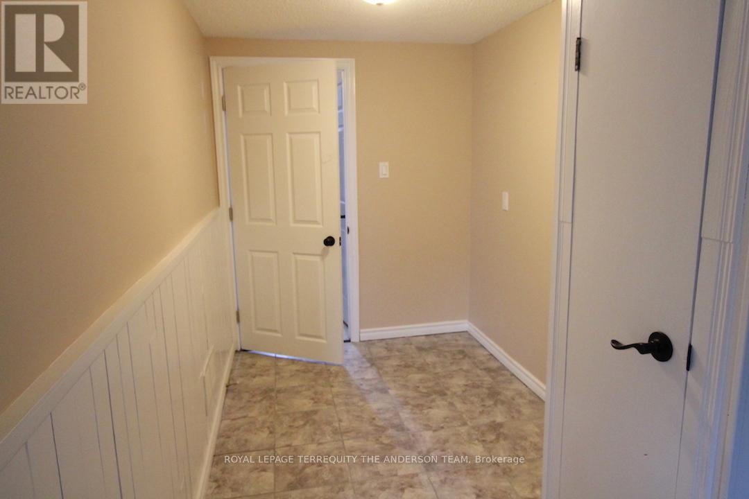 430 Paddington Crescent, Oshawa, Ontario  L1G 7P4 - Photo 3 - E12190591