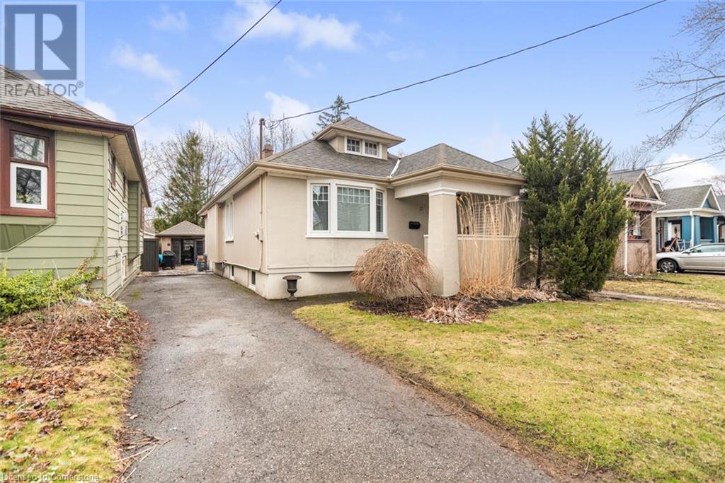 11 Junkin Street, St. Catharines, Ontario  L2R 1N4 - Photo 2 - 40701403