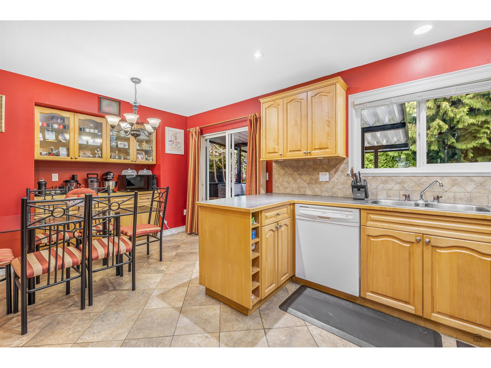 13277 64a Avenue, Surrey, British Columbia  V3W 7H9 - Photo 10 - R3008756