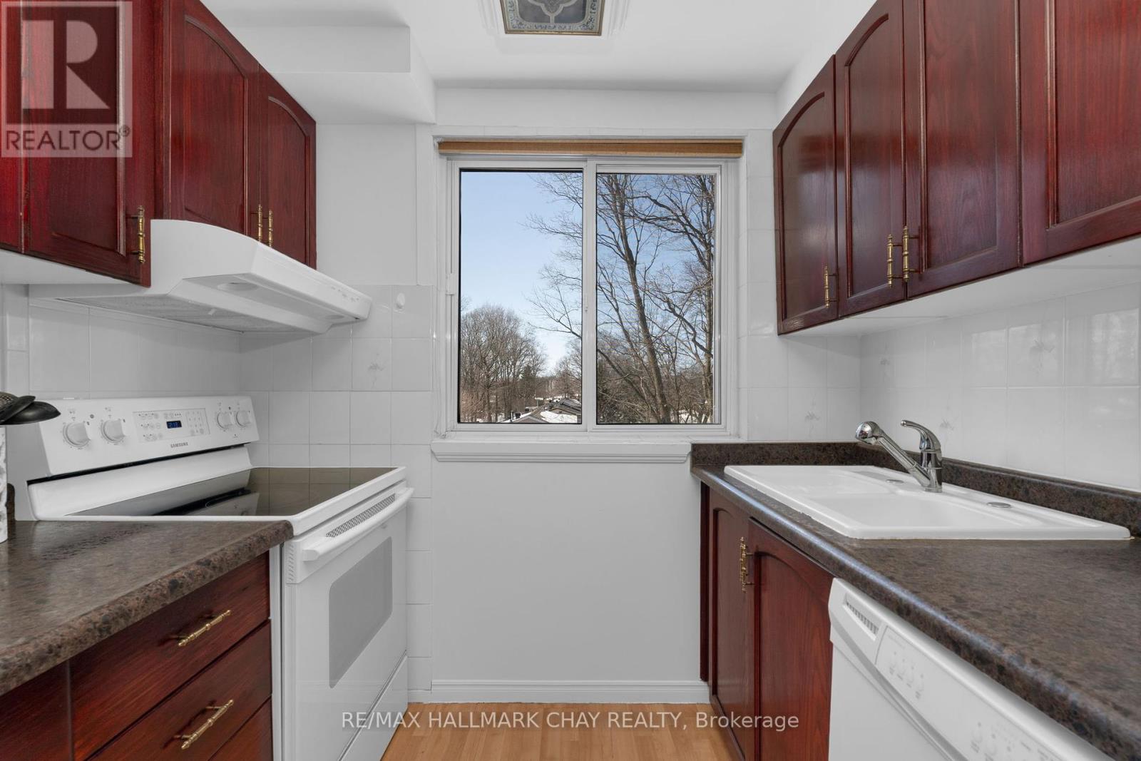 406 - 414 Blake Street, Barrie (Codrington), Ontario  L4M 5J7 - Photo 10 - S12190559
