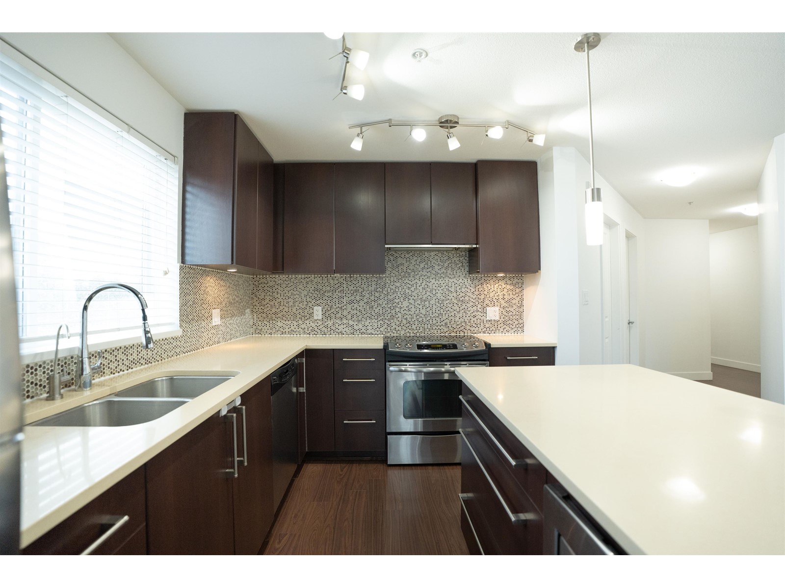 205 15765 Croydon Drive, Surrey, British Columbia  V3Z 2L6 - Photo 5 - R3009617