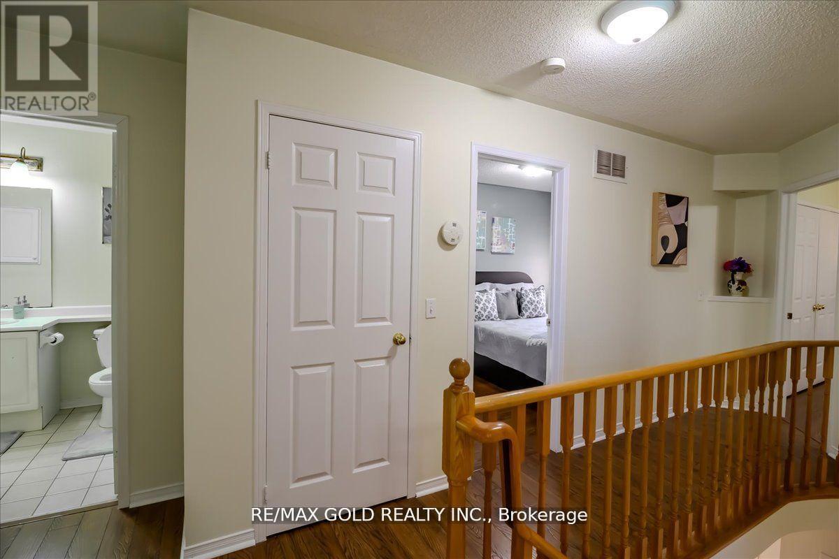 49 Seaside Circle, Brampton (Sandringham-Wellington), Ontario  L6R 2G7 - Photo 21 - W12190586
