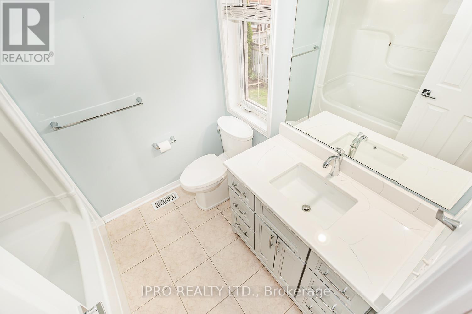 2410 Emerson Drive, Burlington, Ontario  L7L 7M3 - Photo 17 - W12190587