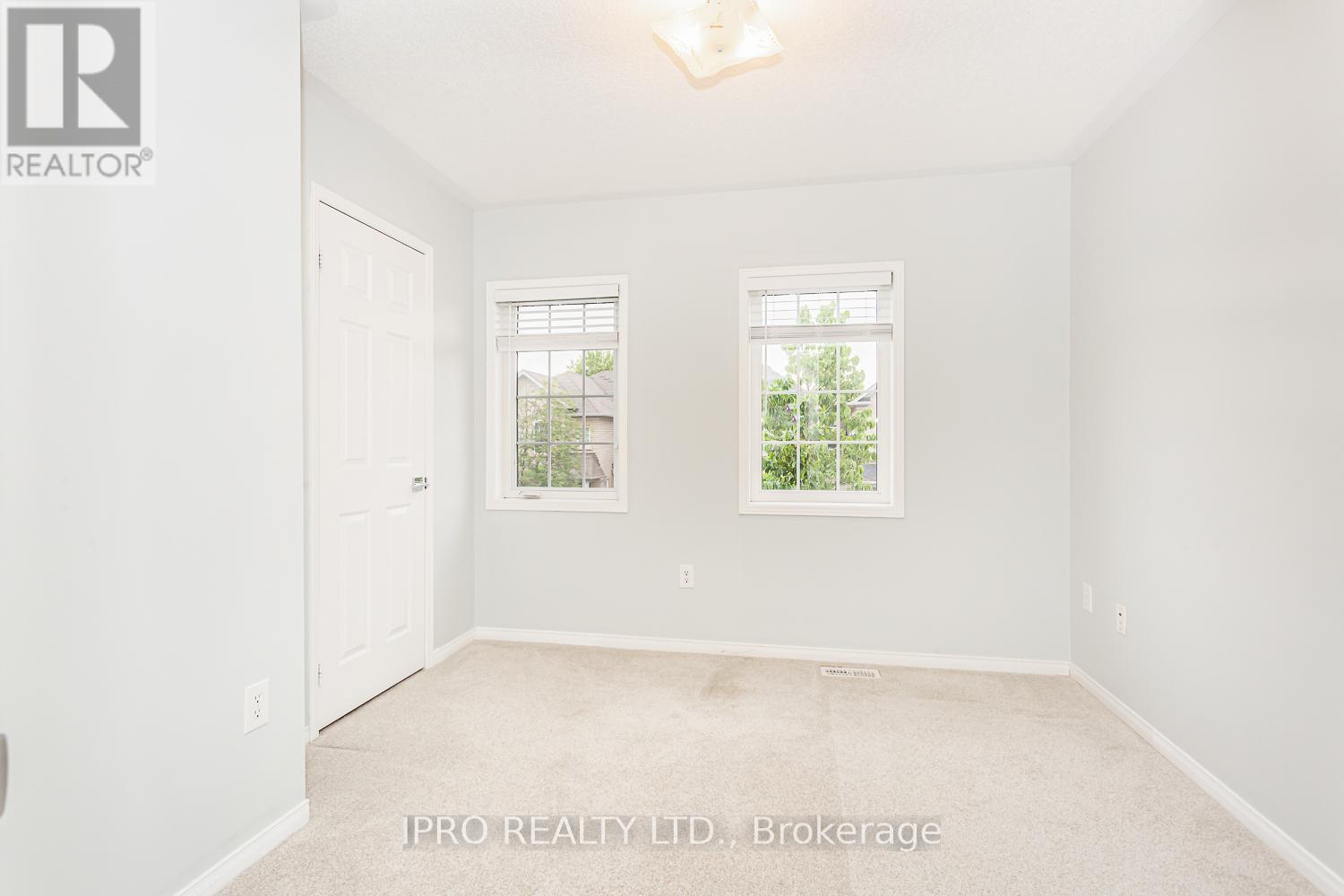 2410 Emerson Drive, Burlington, Ontario  L7L 7M3 - Photo 21 - W12190587