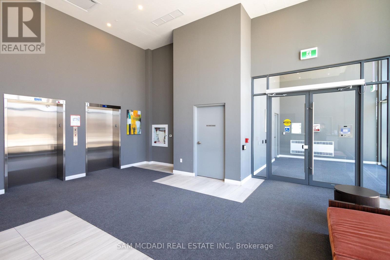 Property at 521 - 859 THE QUEENSWAY image 3