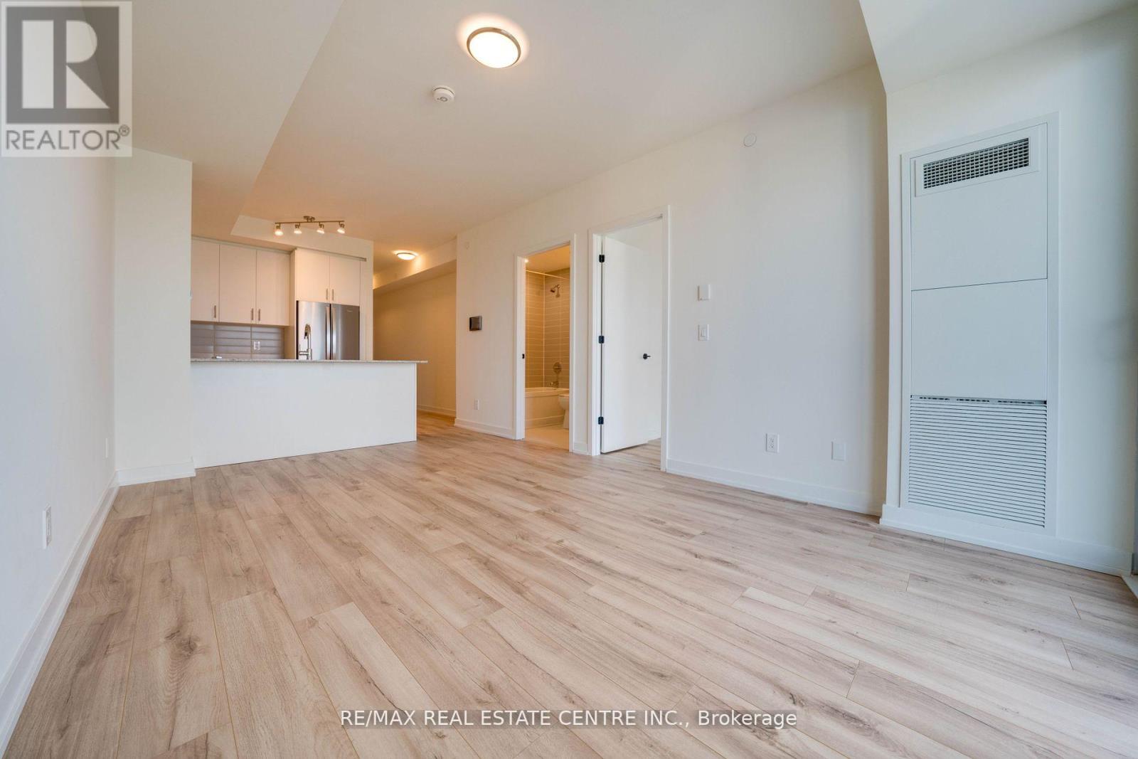 909 - 335 Wheat Boom Drive, Oakville, Ontario  L6H 0R3 - Photo 10 - W12190613