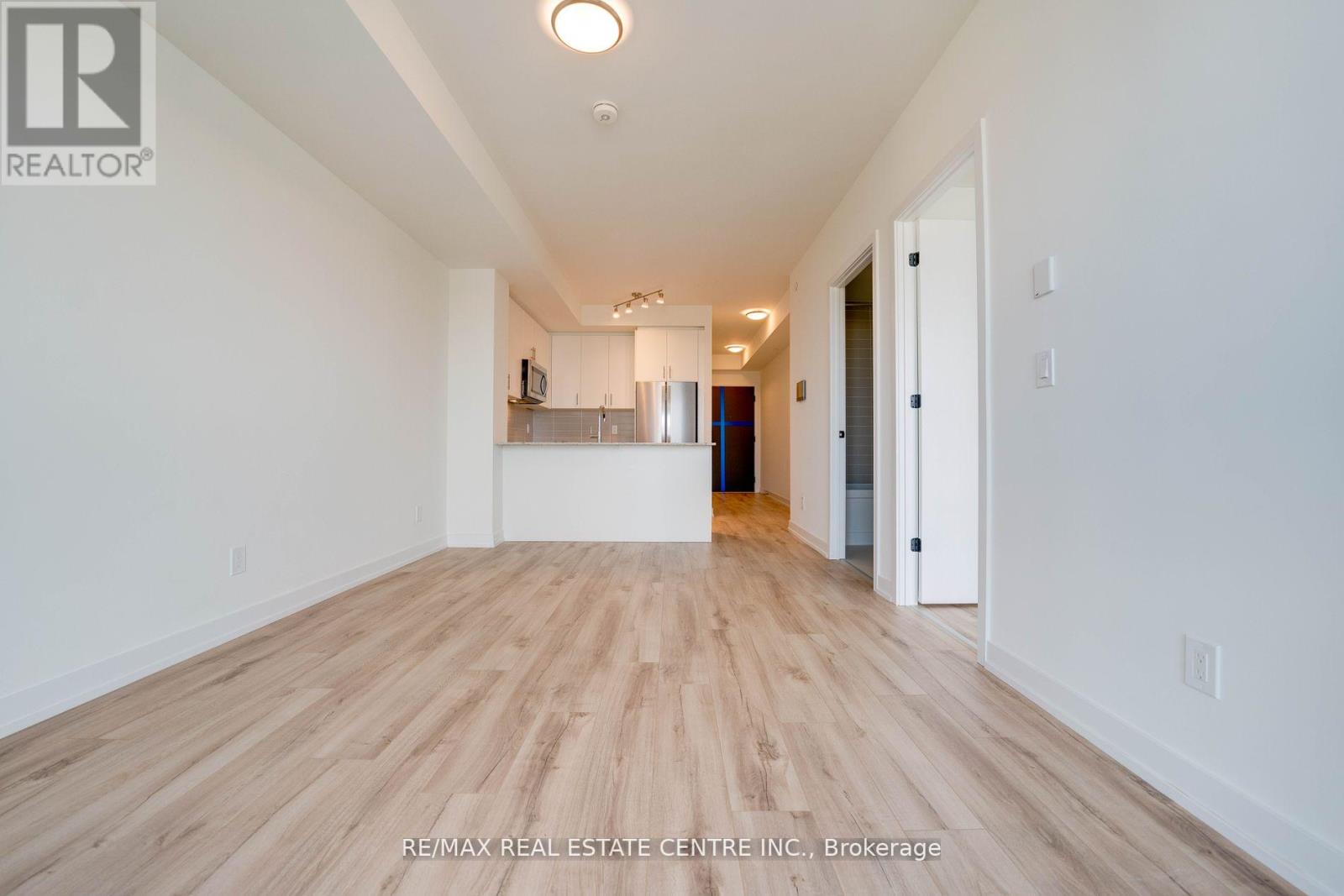 909 - 335 Wheat Boom Drive, Oakville, Ontario  L6H 0R3 - Photo 11 - W12190613