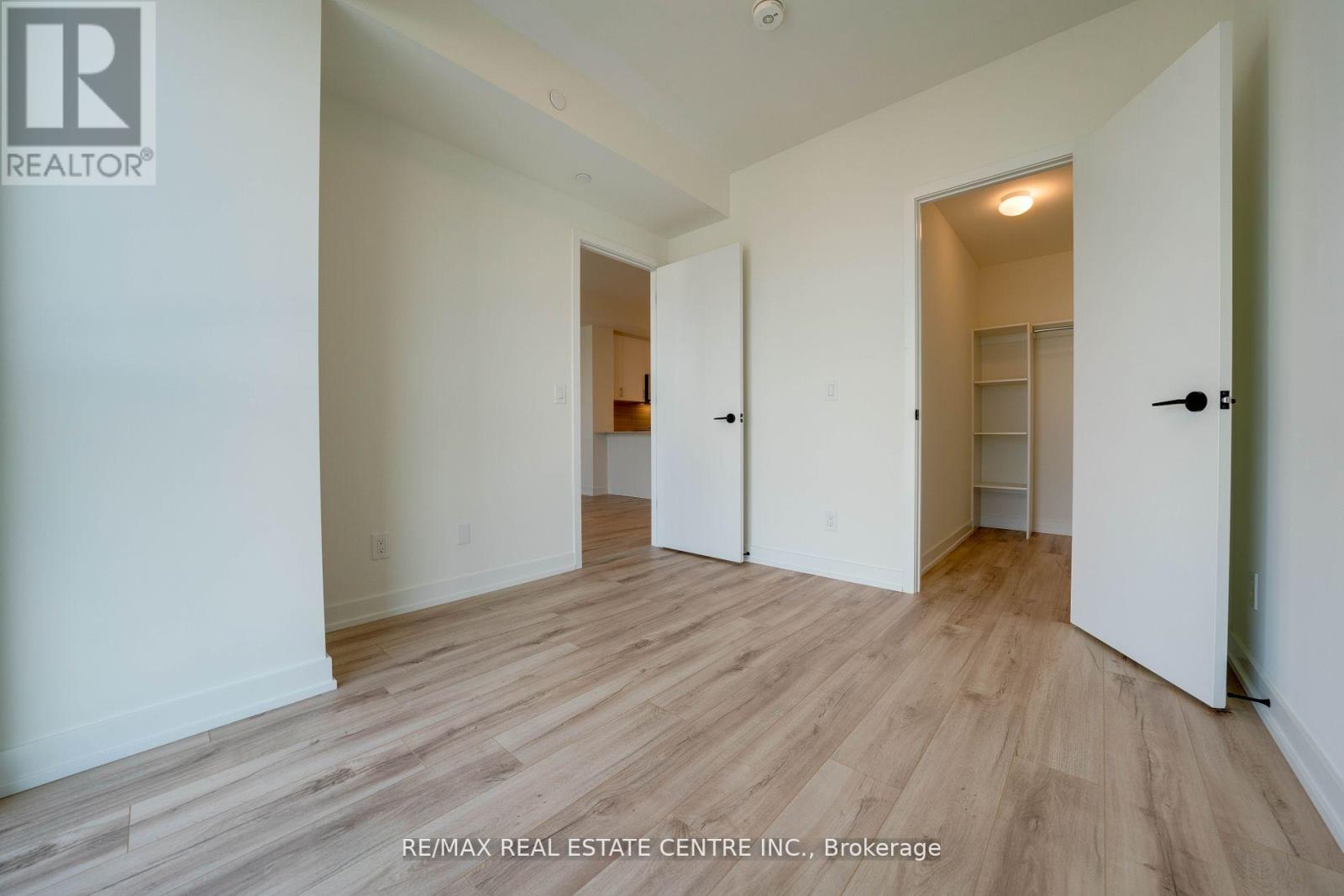 909 - 335 Wheat Boom Drive, Oakville, Ontario  L6H 0R3 - Photo 14 - W12190613