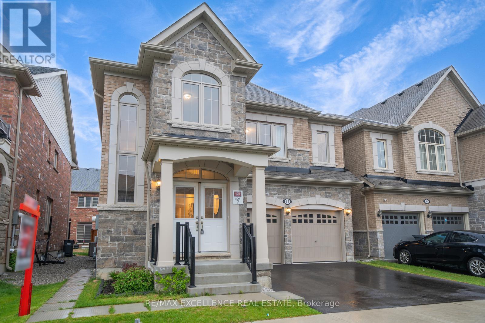 11 Gosset Road, Brampton, Ontario  L7A 5J9 - Photo 2 - W12190625
