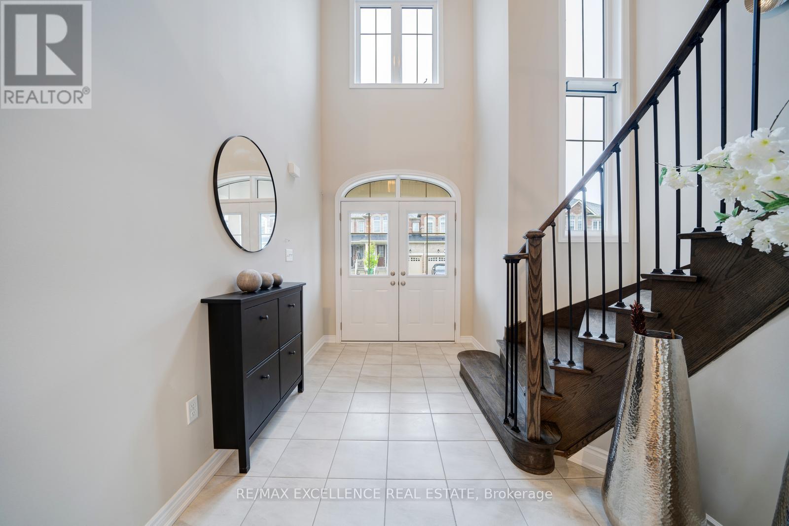 11 Gosset Road, Brampton, Ontario  L7A 5J9 - Photo 3 - W12190625