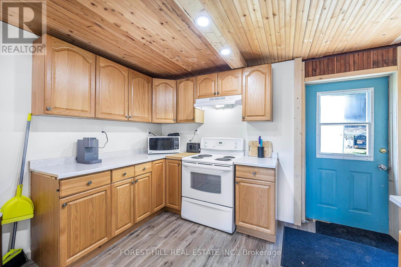 2216 Hwy 124, Whitestone (Hagerman), Ontario  P0A 1G0 - Photo 16 - X12190610