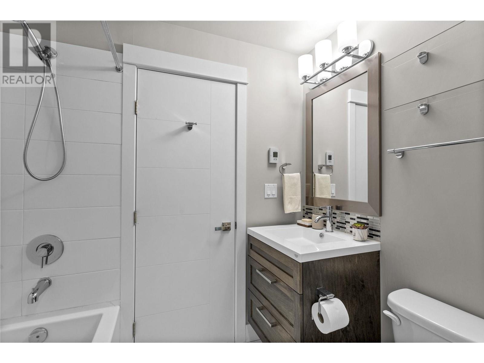 402 2495 Wilson Avenue, Port Coquitlam, British Columbia  V3C 0E4 - Photo 8 - R3010075