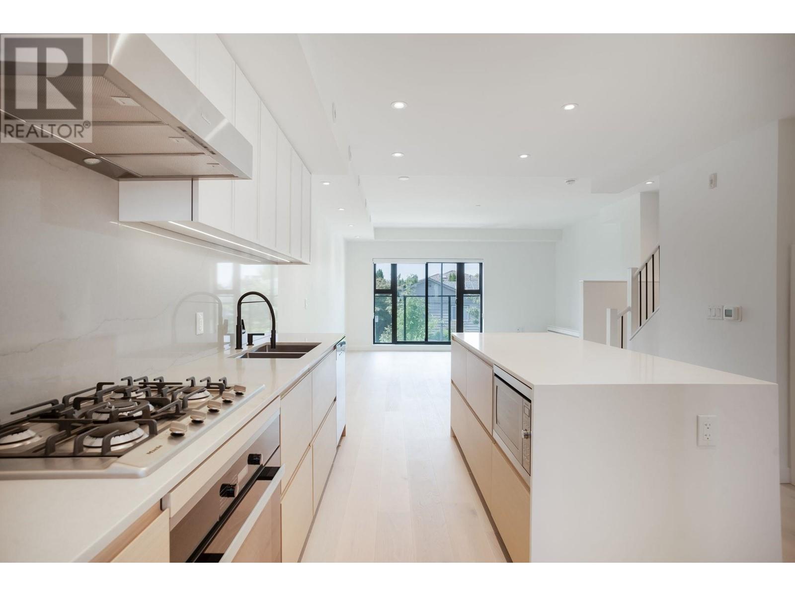 586 W 28TH AVENUE, vancouver, British Columbia