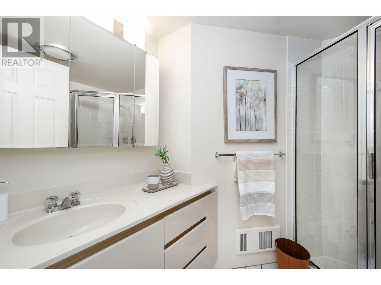 1 1717 Duchess Avenue, West Vancouver, British Columbia  V7V 1P8 - Photo 25 - R3010105