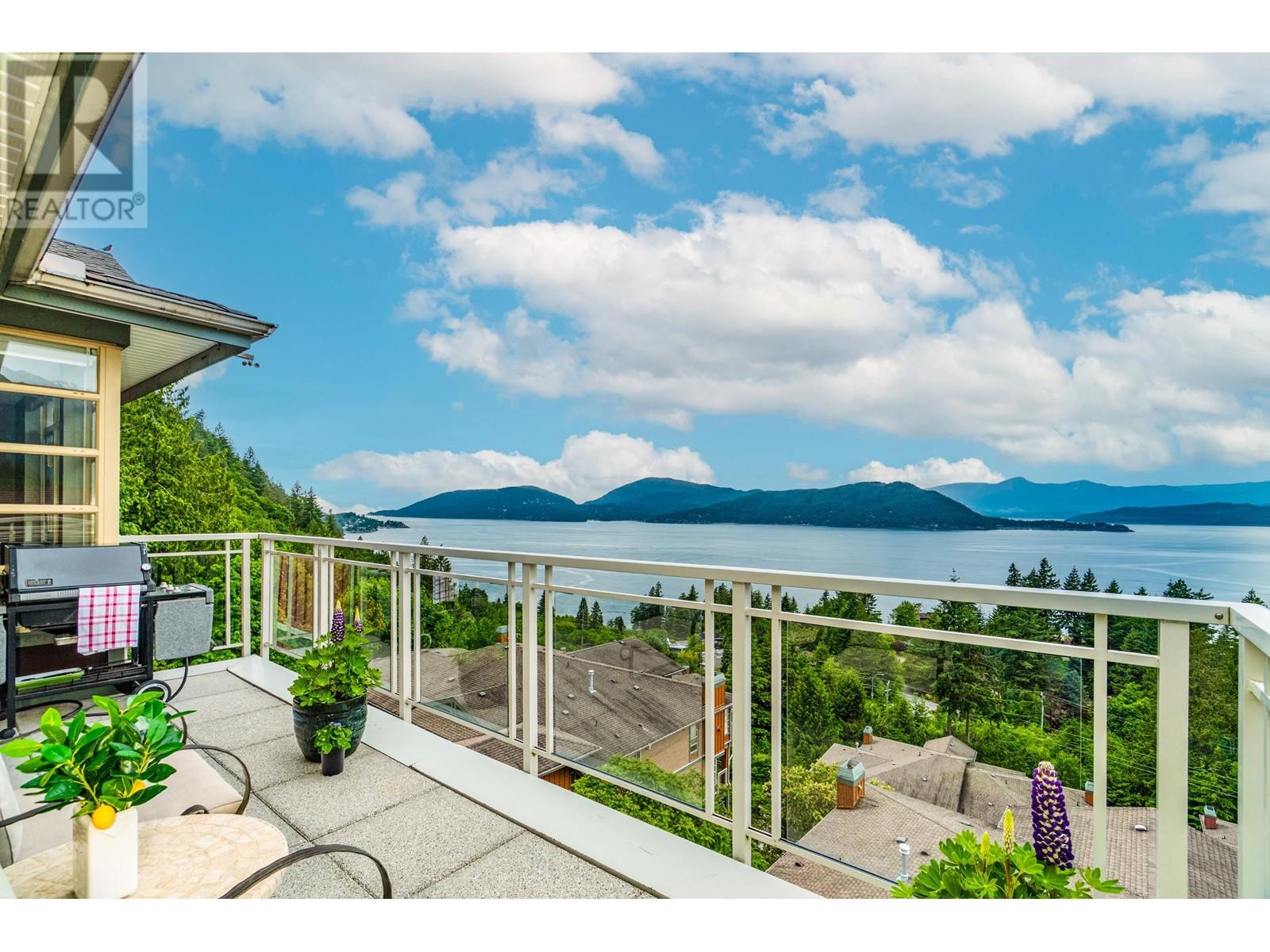 8649 Seascape Road, West Vancouver, British Columbia  V7W 3J7 - Photo 4 - R3010143